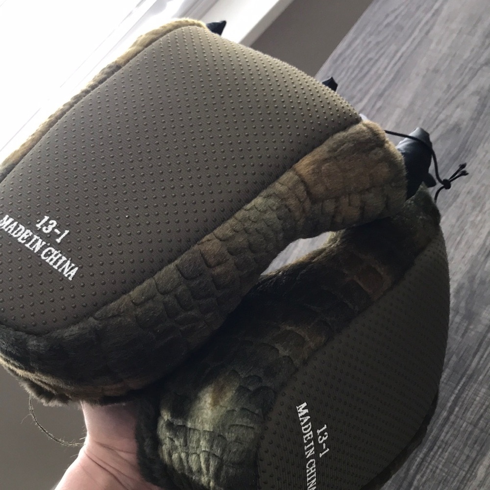 Kids Dino Claw Slippers - Green and Black - Picture 4 of 4